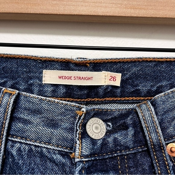LEVI’S Wedgie Straight Raw Hem Distressed Premium Quality Denim Jeans Size 26 - Picture 5 of 11